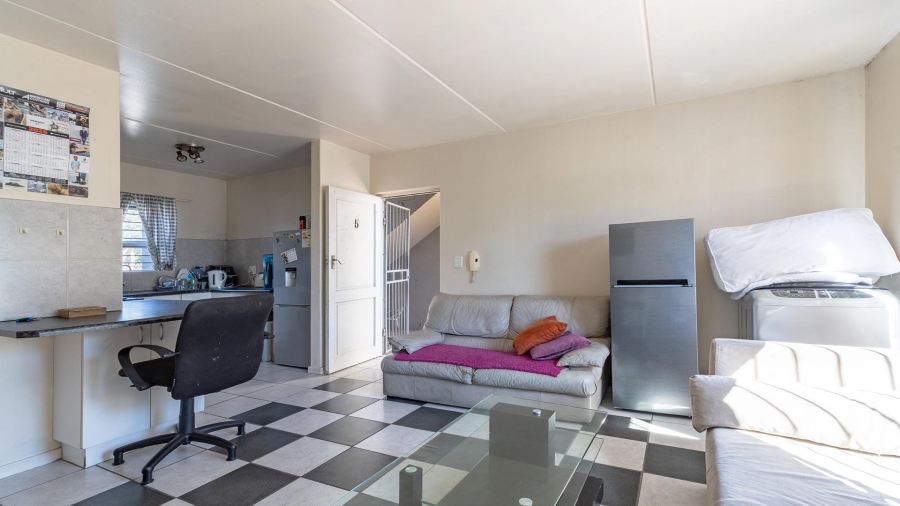 2 Bedroom Property for Sale in Goodwood Central Western Cape